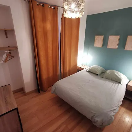 Les appartements du centre, refaits à neuf, climatisés, hyper centre, 50m à pieds des commerces, restaurants, parking gratuit Salies-de-Béarn Exterior foto