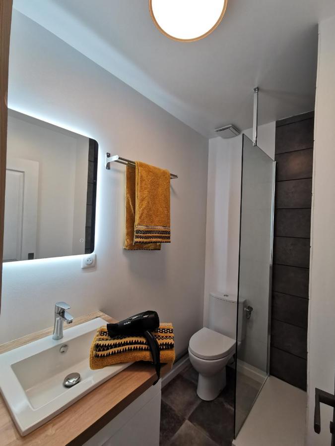 Du Centre: Renovated City-center Flats With Ac Apartment