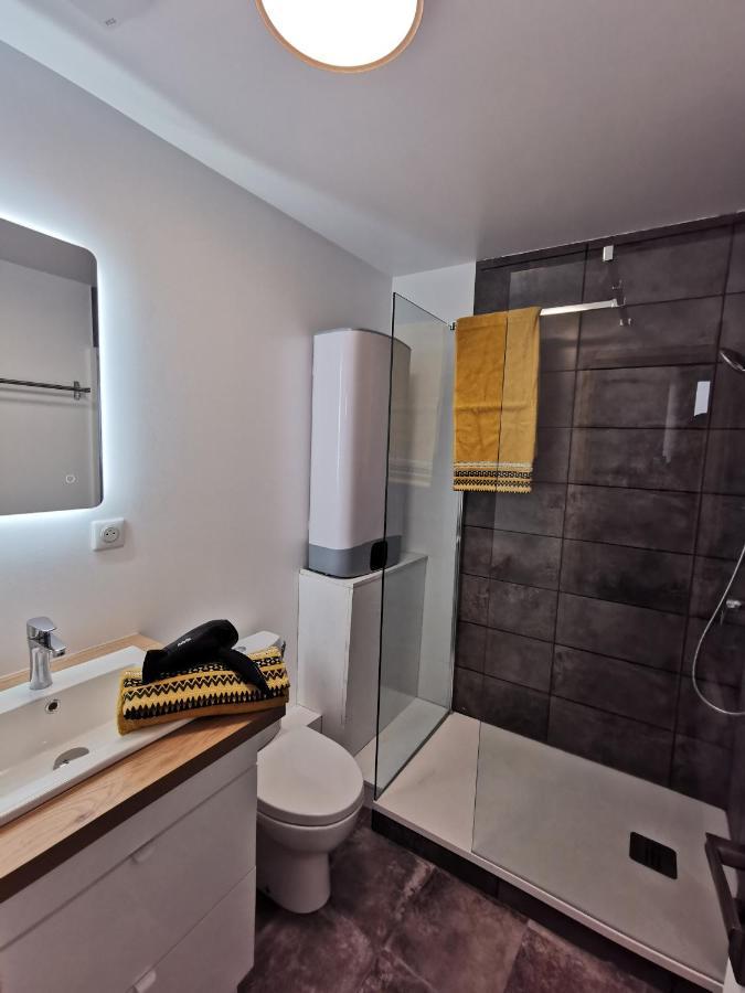 Apartment Du Centre: Renovated City-center Flats With Ac Salies-de-Bearn