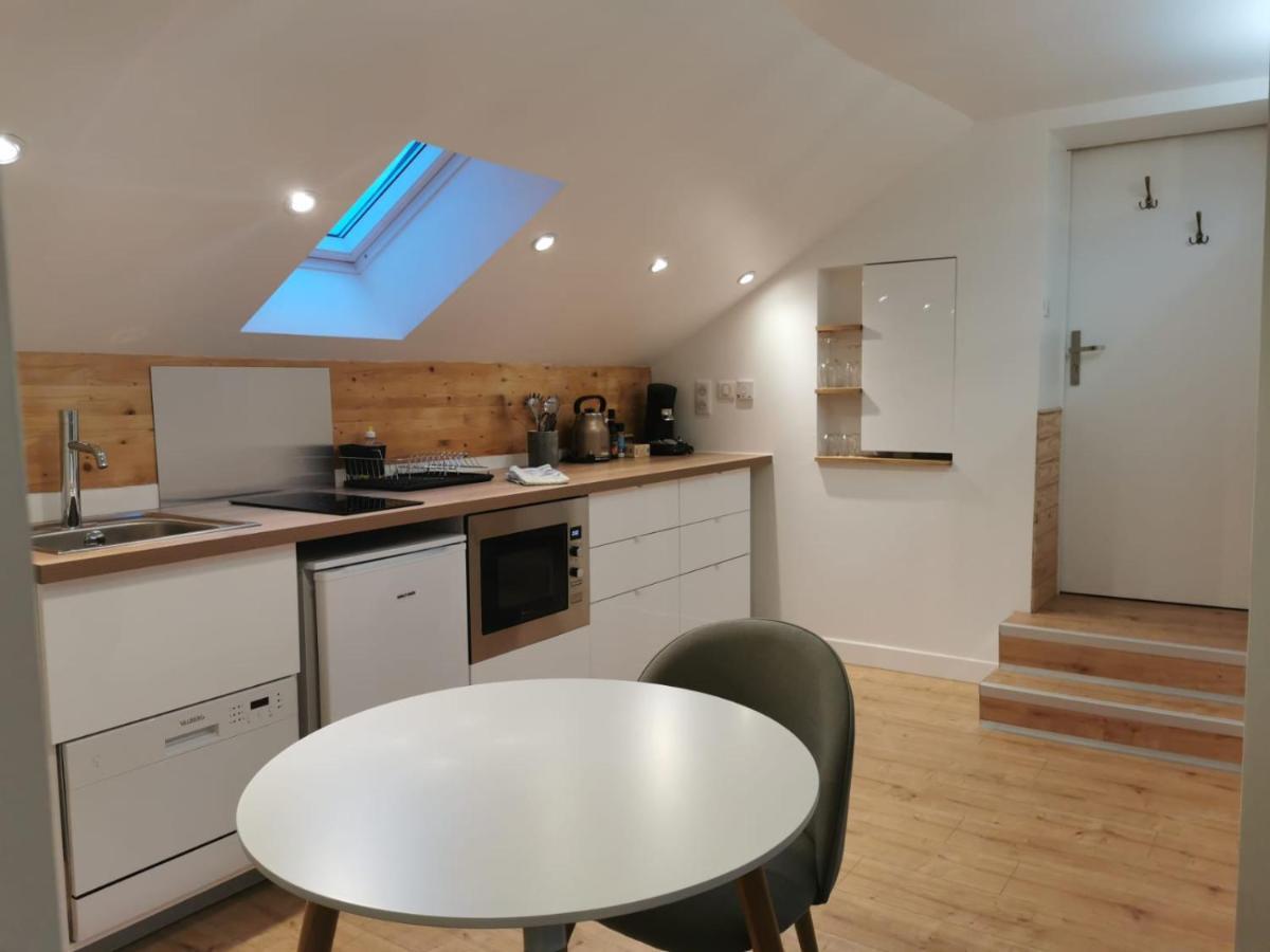 Du Centre: Renovated City-center Flats With Ac Salies-de-Bearn