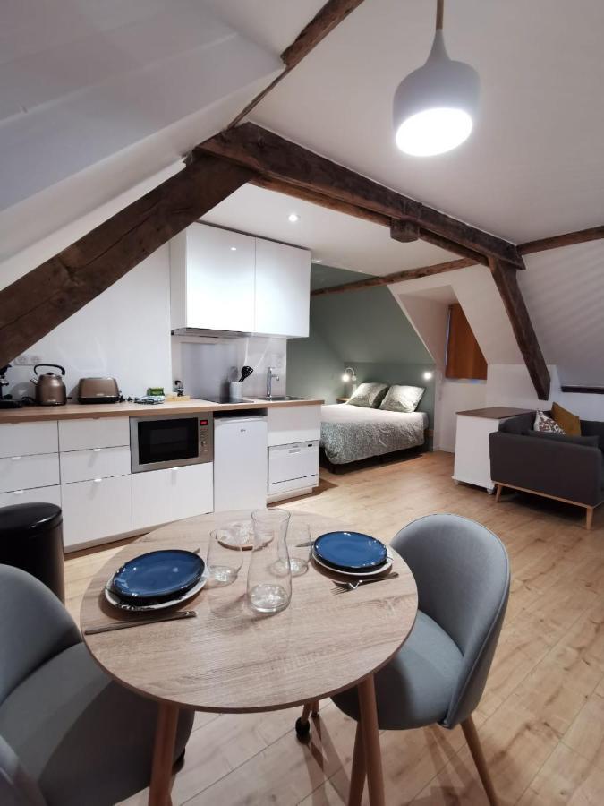 Du Centre: Renovated City-center Flats With Ac Apartment *