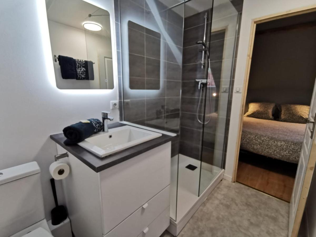 Du Centre: Renovated City-center Flats With Ac Apartment Salies-de-Bearn