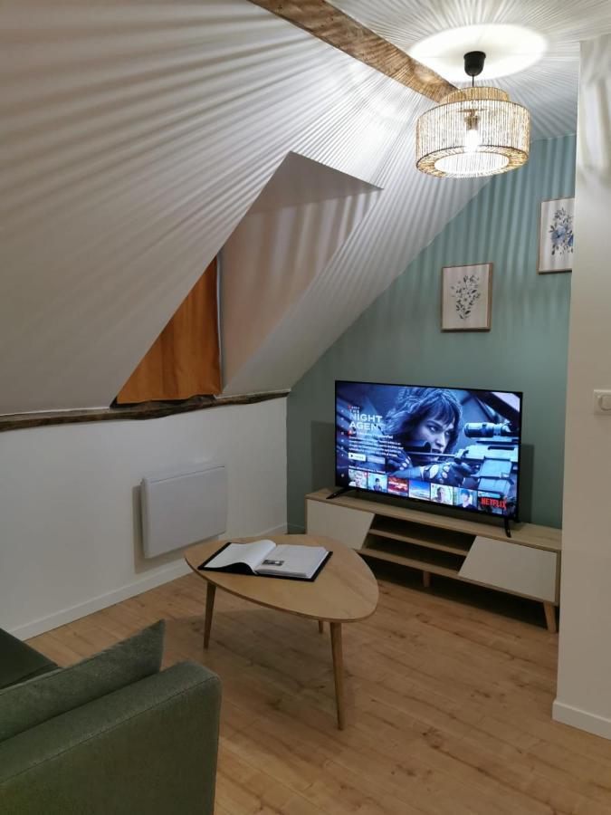 Apartment Du Centre: Renovated City-center Flats With Ac Salies-de-Bearn