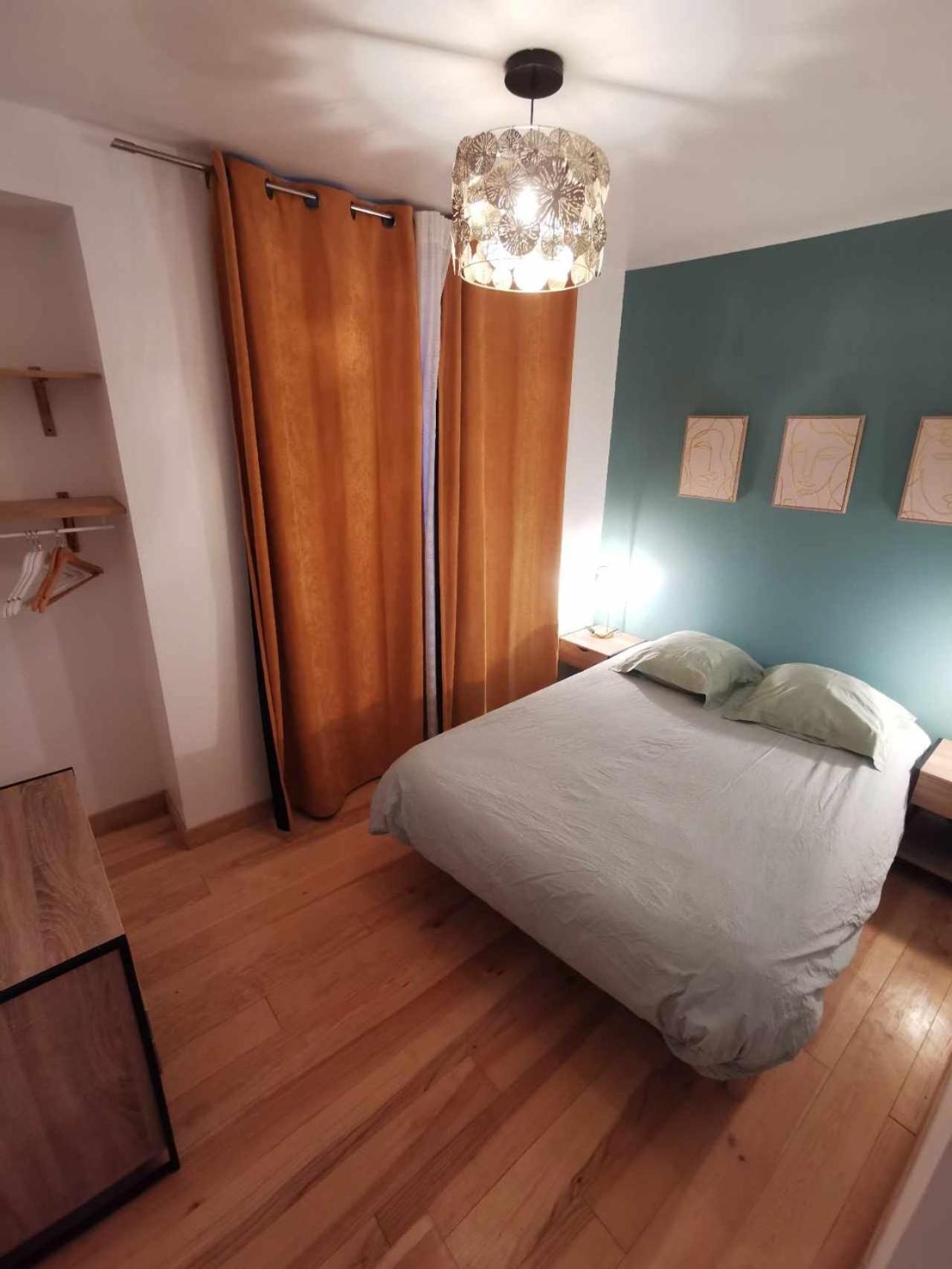 Du Centre: Renovated City-center Flats With Ac *